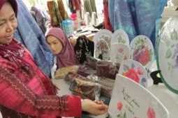 LUKISAN PIRING