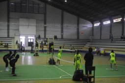 TAKRAW PUTRI KALAH