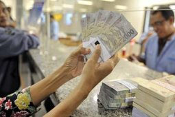 TUKAR UANG UNTUK LEBARAN
