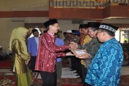 BUPATI BANTU GURU TPA/TKA