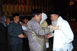 Pemerintah Uji Coba Gelang GPS untuk Jamaah Haji Lansia