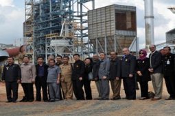 TINJAU LOKASI PABRIK BAJA