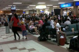 GEMPA PENERBANGAN DELAY