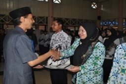 PENYERAHAN SK PNS