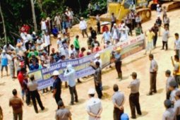 Tambang Dekat Pemukiman