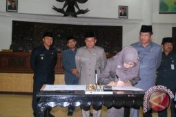 DPRD Setujui APBD Berau 2012 Rp1,071 Triliun