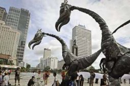 AKSI SAURUS BELANDA