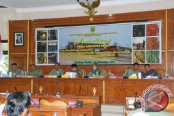Bupati Minta Pedagang Patuhi Perda Retribusi Pasar