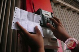 Warga Mukomuko nikmati listrik desa
