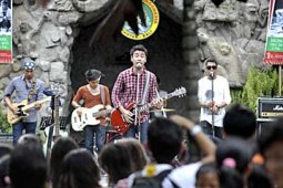 KONSER AMAL ELLO