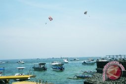 Ribuan warga padati pesta pantai sasak