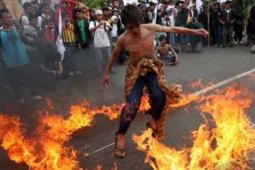TUNTUT REFORMASI AGRARIA