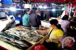 Harga ikan segar turun