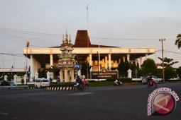 DPRD laporkan kasus Agusrin ke Komisi Yudisial