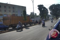 Antrean panjang  terjadi di SPBU Bengkulu