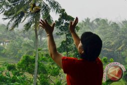 Hujan badai warnai upacara "Fan She"