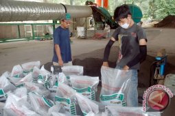 Pembuatan kerajinan daur ulang Probolinggo raih Muri