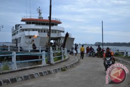 KM Lawit  singgahi Bengkulu