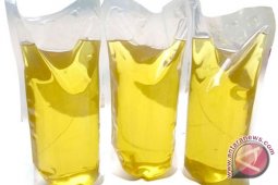 Harga minyak goreng curah stabil