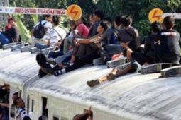 PINTU KOBOI KERETA