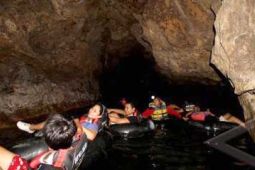 WISATA GOA PINDUL