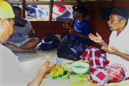 Nelayan tradisonal Bengkulu gelar doa turun perahu