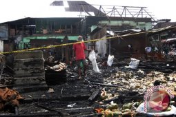Rumah ludes terbakar saat ditinggal liburan