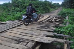 JEMBATAN RUSAK