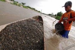 PENAMBANG PASIR TRADISIONAL