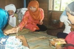 PELATIH DARI JAWA