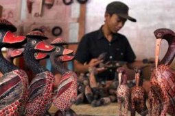 KERAJINAN BATIK KAYU