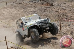 Konvoi Tim Offroad Kalimantan Melintas Perbatasan