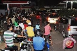 Antrean di SPBU Malam Hari Tetap Terjadi