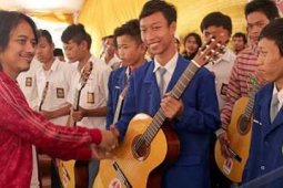 BERBAGI GITAR
