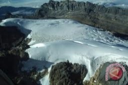 Mendaki Carstensz Dari Balikpapan