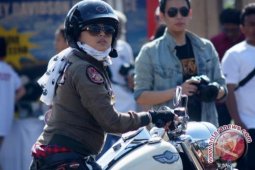Kostum Harley untuk "lady bikers"