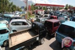 Antrean BBM di Samarinda Semakin Panjang