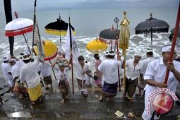 Ribuan Umat Melasti Di Sanur