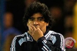 Maradona bela diri perihal gerakan tak sopannya