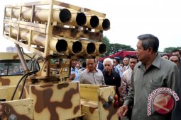Roket R-Han 122 ditembakkan di Baturaja