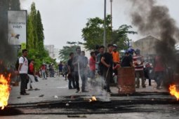 Blokir Jalan