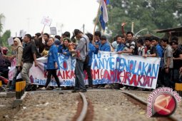 Buruh di Bengkulu tuntut kenaikan upah