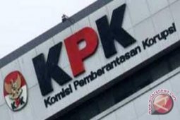 KPK sita dua koper dokumen dari DPRD Riau