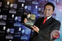Menkominfo Luncurkan Buku Otobiografi