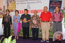 Widminarko Luncurkan Buku "Nostalgia" KB