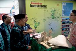 TINJAU STAND