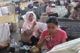 EKSPOR BATIK
