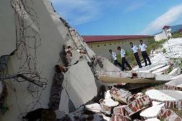 ROBOH AKIBAT GEMPA