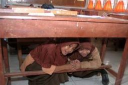 SIMULASI GEMPA SIMEULUE