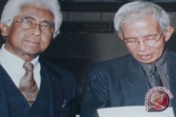 Advokad minta KPK usut kasus jembatan BH II
